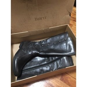 NWT  Black Born Boots